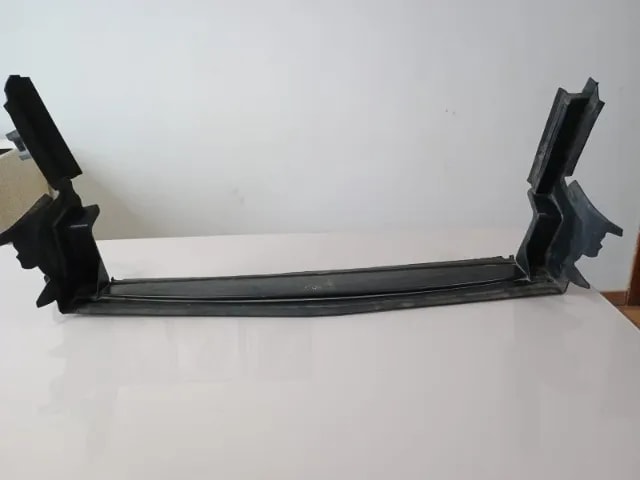 DEFLETOR RADIADOR INFERIOR CHEVROLET ONIX 2020/2025 DIANTEIRO Original