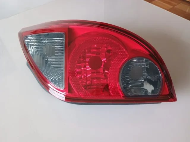 FAROL CHEVROLET CELTA 2006/2015 LADO DIREITO Original