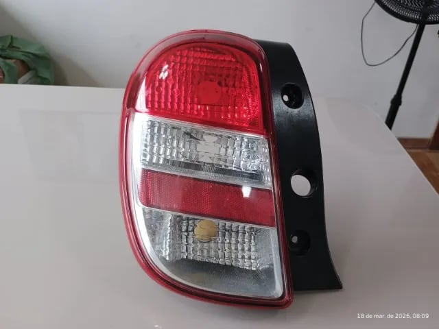 LANTERNA TRASEIRA NISSAN MARCH 2011/2014 LADO ESQUERDO Original