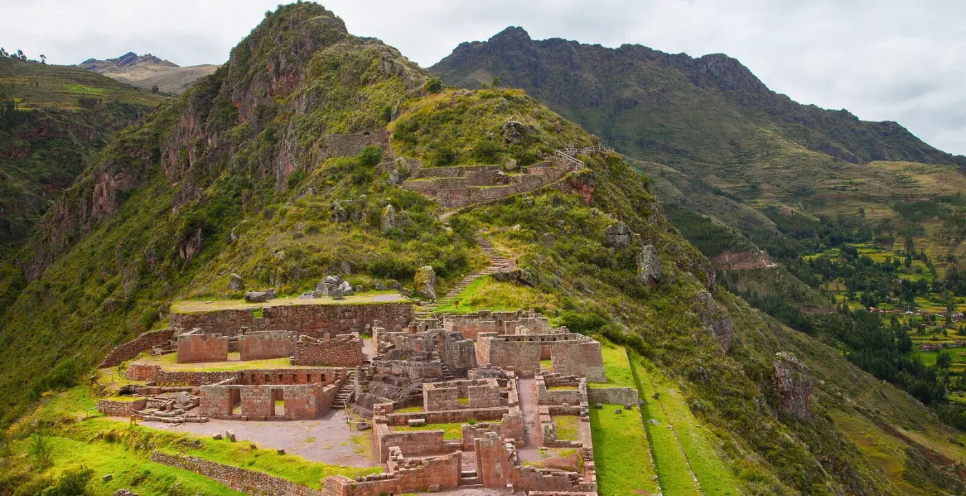  MACHU PICCHU AND SACRED VALLEY 2