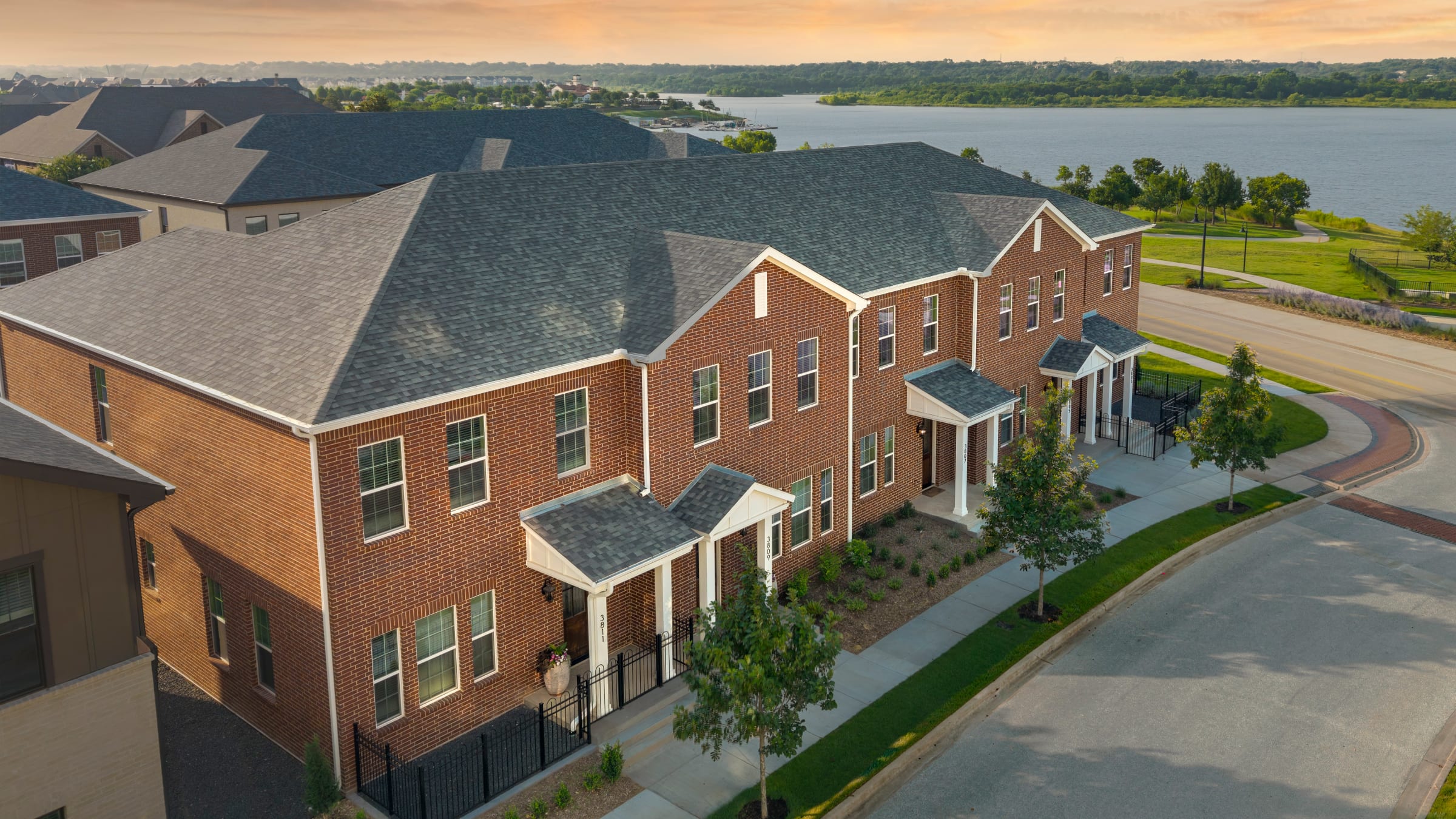 The Linden — Arlington, Texas luxury Mid & Low Rise residences by StreetLights Residential