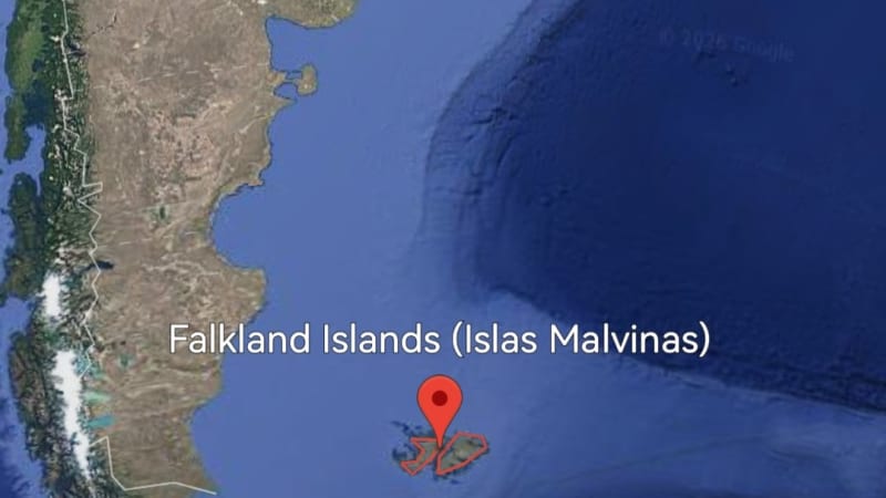 Google Earth satellite view showing southern Argentina and the Falkland Islands (Islas Malvinas) marked with a red location pin in the South Atlantic Ocean.