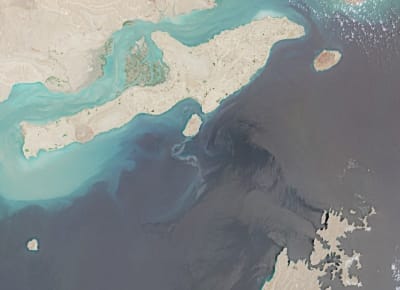 Oil Slicks Found in Persian Gulf