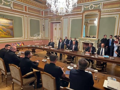 Zelensky Hopes US Negotiators Return