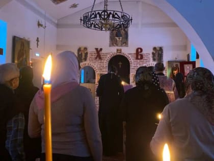 Молодёжь на чтении Великого покаянного канона прп. Андрея Критского