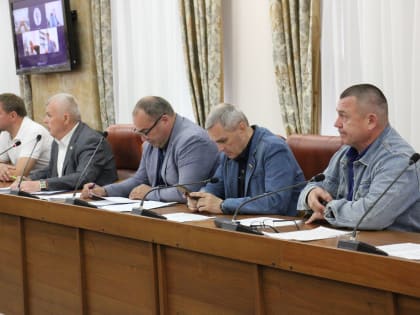 Константин Анохин: в 2024 году необходимо предусмотреть не менее 110 млн рублей на капитальный ремонт МКД по решениям судов