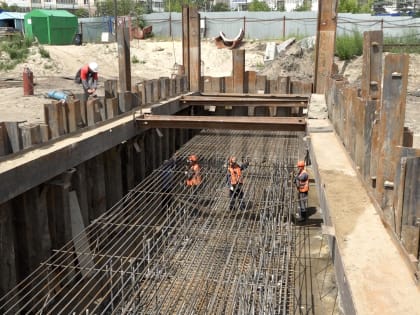 На новом мосту через Свиягу в створе улиц Шевченко и Смычки возводят опору № 7