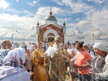 В день рождества святителя Николая состоялось богослужение на Никольской горе в р.п. Сурское