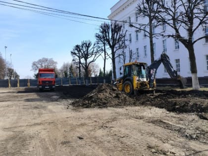 В центре Ульяновска ведётся первый этап благоустройства Театрального сквера