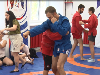 Мастер-классы по самбо, экскурсии и отдых в аквапарке: дети из ДНР знакомятся с Ульяновском