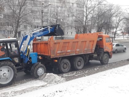 С улиц Ульяновска вывезли ещё 140 самосвалов снега