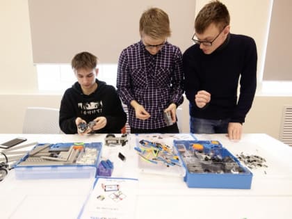 УлГПУ приглашает команды к участию в новом образовательном проекте «Робо-Цех»