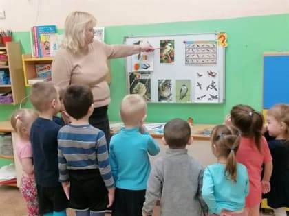 С кормушками, песнями и играми. Воспитанники детского сада №7 позаботились о птицах