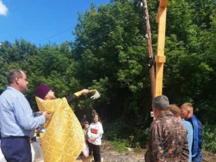 Молебен и установка поклонного креста на месте строительства будущего храма в честь преподобного Сергия Радонежского в селе Ясашная Ташла