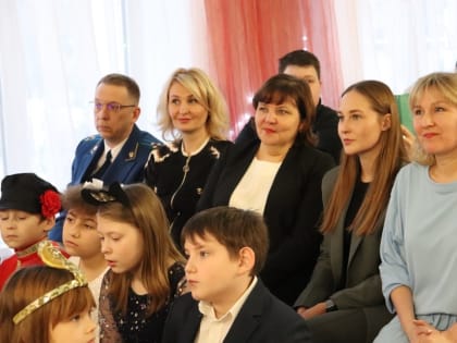 В преддверии Нового года сказочный праздник прошёл в социально-реабилитационном центре для несовершеннолетних «Алые паруса»