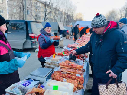 В Железнодорожном районе состоялась первая сельскохозяйственная ярмарка весеннего сезона