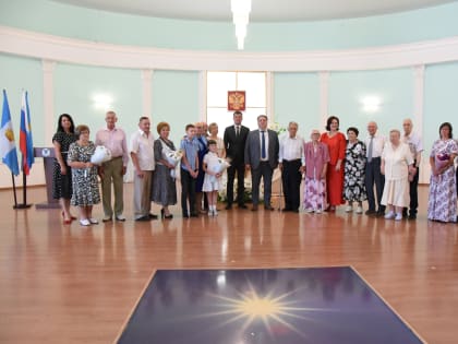 Накануне Дня семьи, любви и верности в Ульяновске чествуют семейные пары