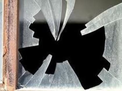 Ульяновский безработный разбил окно и украл из квартиры телефон и 5 000 рублей