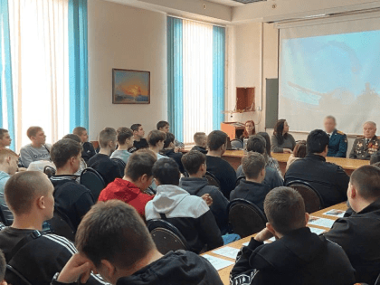 Ульяновские студенты встретились с участником специальной военной операции