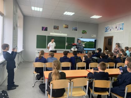 Представители УлГАУ познакомили школьников с применением БПЛА  в сельском хозяйстве