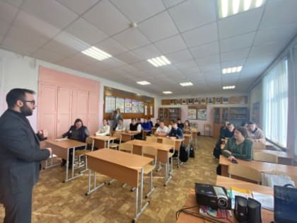 Для учащихся 10 класса Чердаклинской СШ №1 проведена встреча с представителем банка «Открытие»