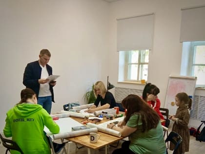 Ульяновская молодёжь шьёт тёплую одежду для участников СВО