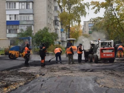 Депутаты вышли во двор