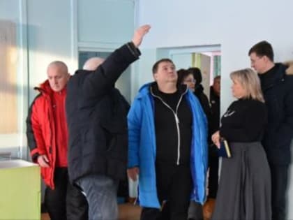 Александр Болдакин проверил, как организован капремонт в двух ульяновских школах