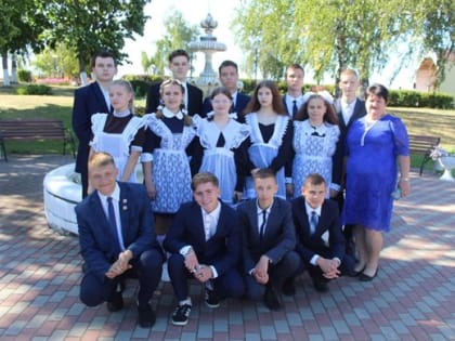 «Мои ученики – мои учителя». Базарносызганский педагог дала напутствие выпускникам