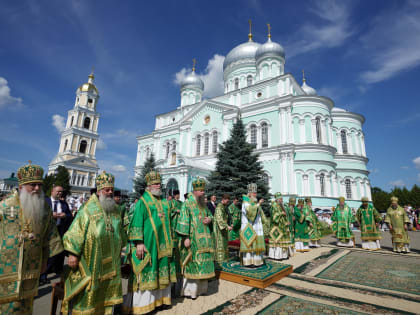 Митрополит Лонгин принял участие в торжествах в Серафимо-Дивеевском женском монастыре