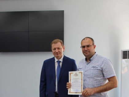 Владимир Разумков наградил коллективы медучреждений Ульяновской области за помощь участникам специальной военной операции