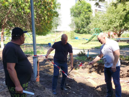 Начались работы по ремонту дворовой территории по проспекту Ленинского Комсомола,11