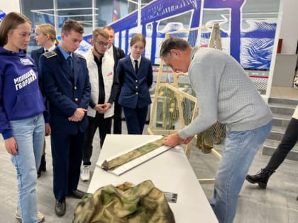 «Единая Россия» организовала мастер-класс по плетению маскировочных сетей