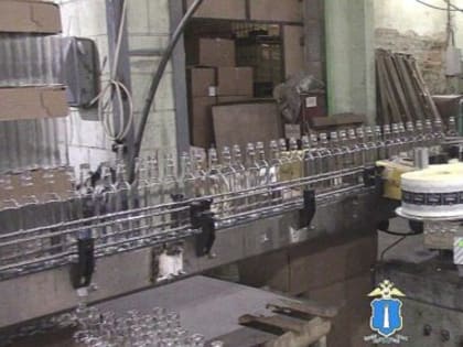 ⚡️ Изъяли 139 тысяч бутылок суррогата. В Заволжье накрыли нелегальное производство алкоголя