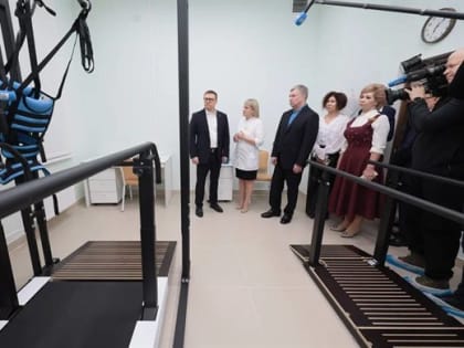 Делегация из Челябинской области посетила мемориальную площадь 30-летия Победы в Ульяновске