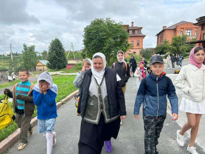 Паломничество детей из Воскресной школы в Комаровку