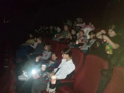 Учащиеся Воскресной школы "Преображение" посетили кинотеатр "ПРАГА СИНЕМА"