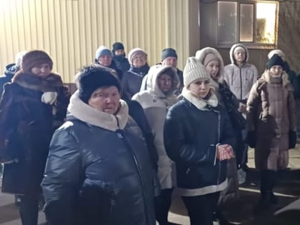 На Шигаева,6 жители предлагают организовать дополнительные парковочные места