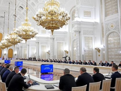 Губернатор Алексей Русских предложил ряд федеральных инициатив в сфере образования