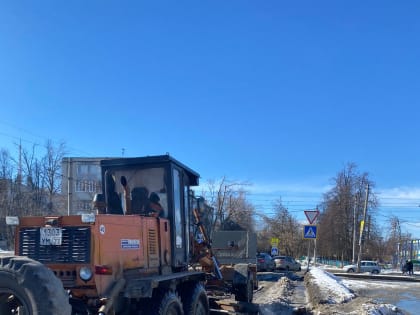 Днём 14 марта в Ульяновске работает 69 единиц спецтехники