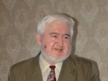 На доме, где жил доцент УлГУ Сергей Петров, установлена мемориальная доска