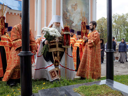 190 лет епархии: молебен на месте уничтоженных храмов Симбирска и панихида на Воскресенском некрополе