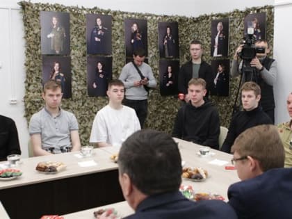 Герои среди нас. О чем бойцы рассказали ульяновским студентам