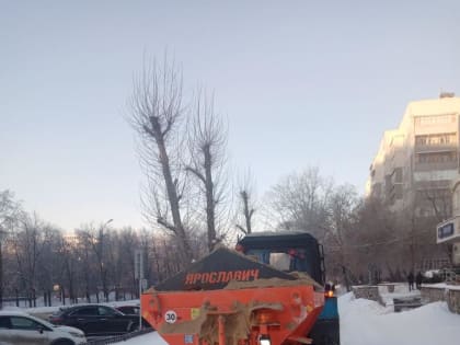 С начала снегопадов ульяновские дорожники использовали более 19 тысяч тонн противогололёдных материалов