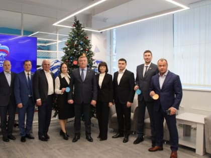 Ульяновские единороссы присоединились к Всероссийской акции «Елка желаний»