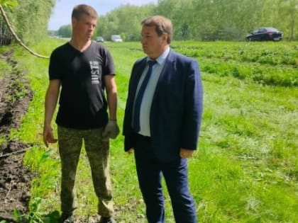 Глава Ульяновска занялся лесопосадкой вдоль дороги к резиденции губернатора