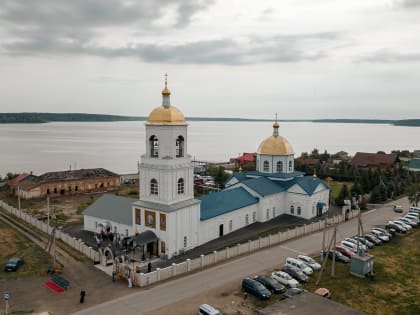 В Богоявленской церкви Старой Майны состоялось празднование в честь Боголюбивой иконы Божией Матери и 200-летия храма