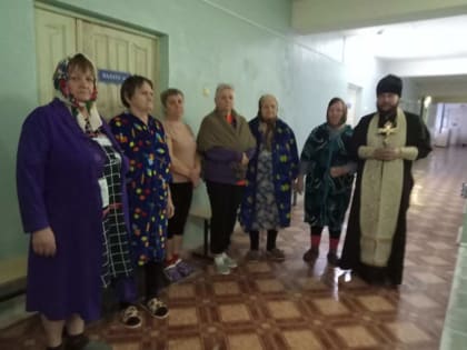 Протоиерей Алексий Исаев посетил районную больницу в Новой Малыкле