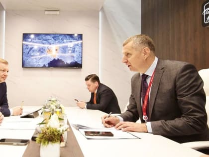 Алексей Русских обсудил с Чрезвычайным и Полномочным послом Республики Беларусь в РФ Дмитрием Крутым развитие сотрудничества в сфере промышленной кооперации