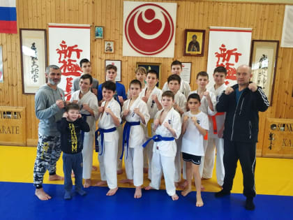 2023 удара. Чему учит тренер старомайнских ребятишек